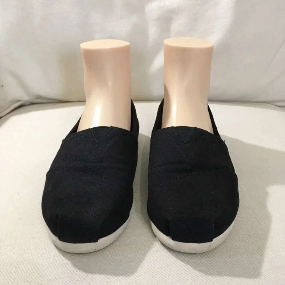 TOMS Classic Black Canvas Slip-On Shoe - Picture 2 of 8